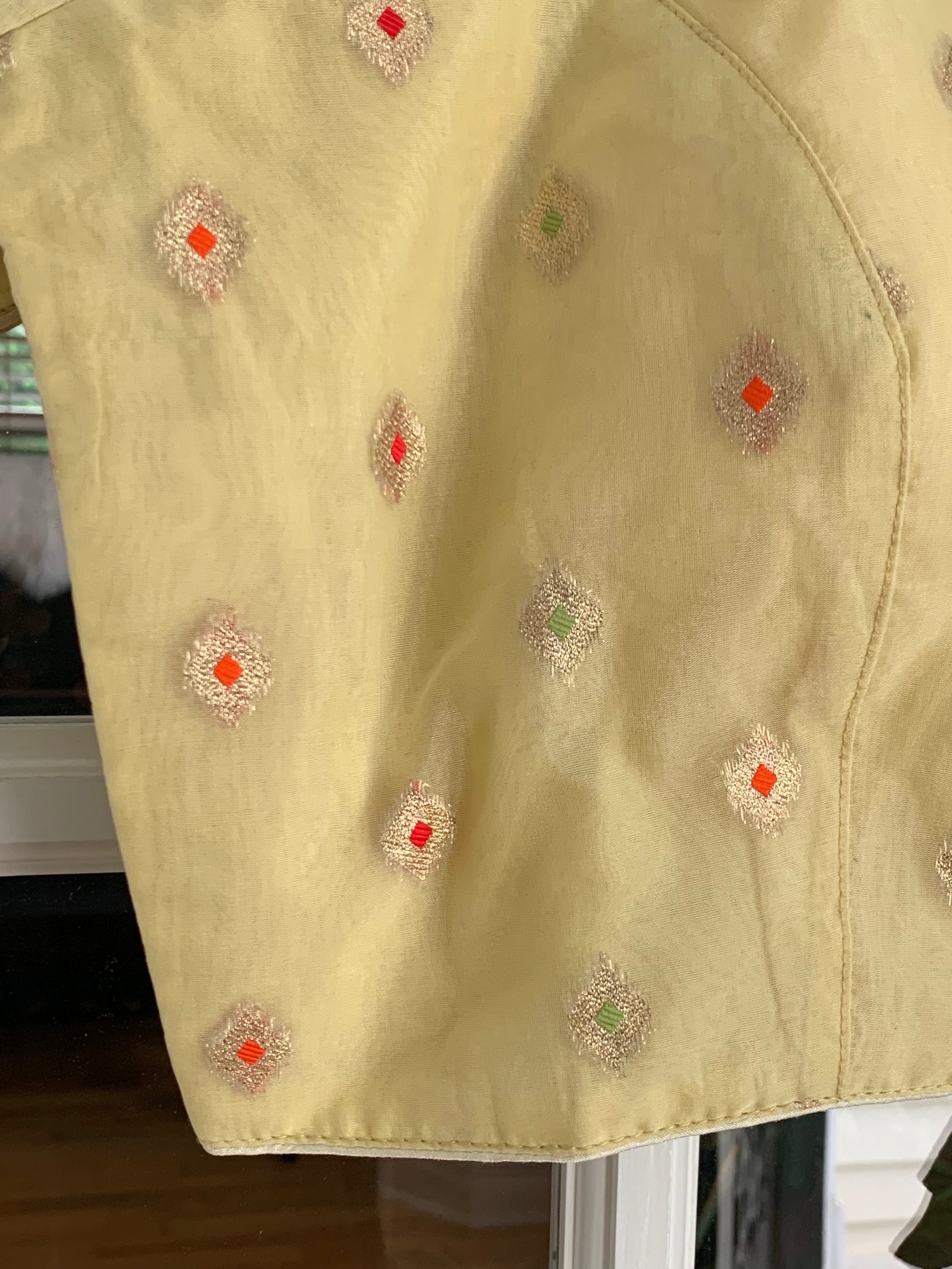 Elbow Length Blouse with Diamond Motifs