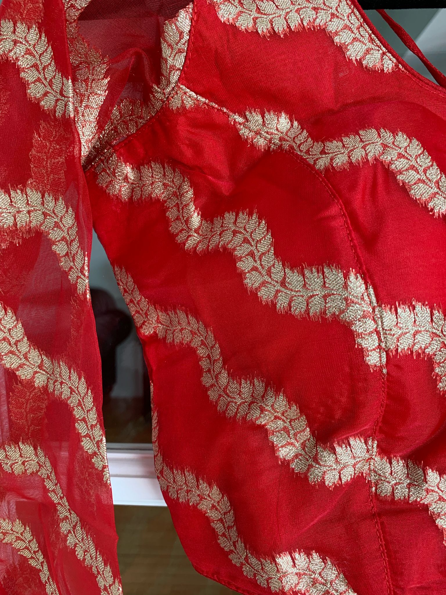 Wavy Leaf Design Blouse