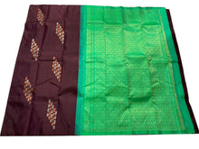 Load image into Gallery viewer, Borderless Coffee Brown Dual Tone Kanchipuram Handloom Pure Silk Saree