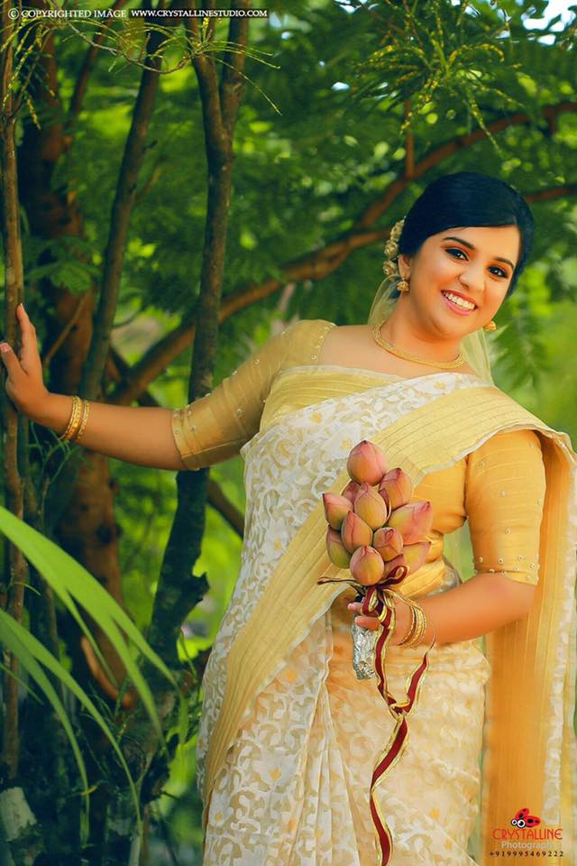 Banarasi Off-White Wedding Saree