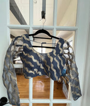 Load image into Gallery viewer, Wavy Leaf Design Blouse