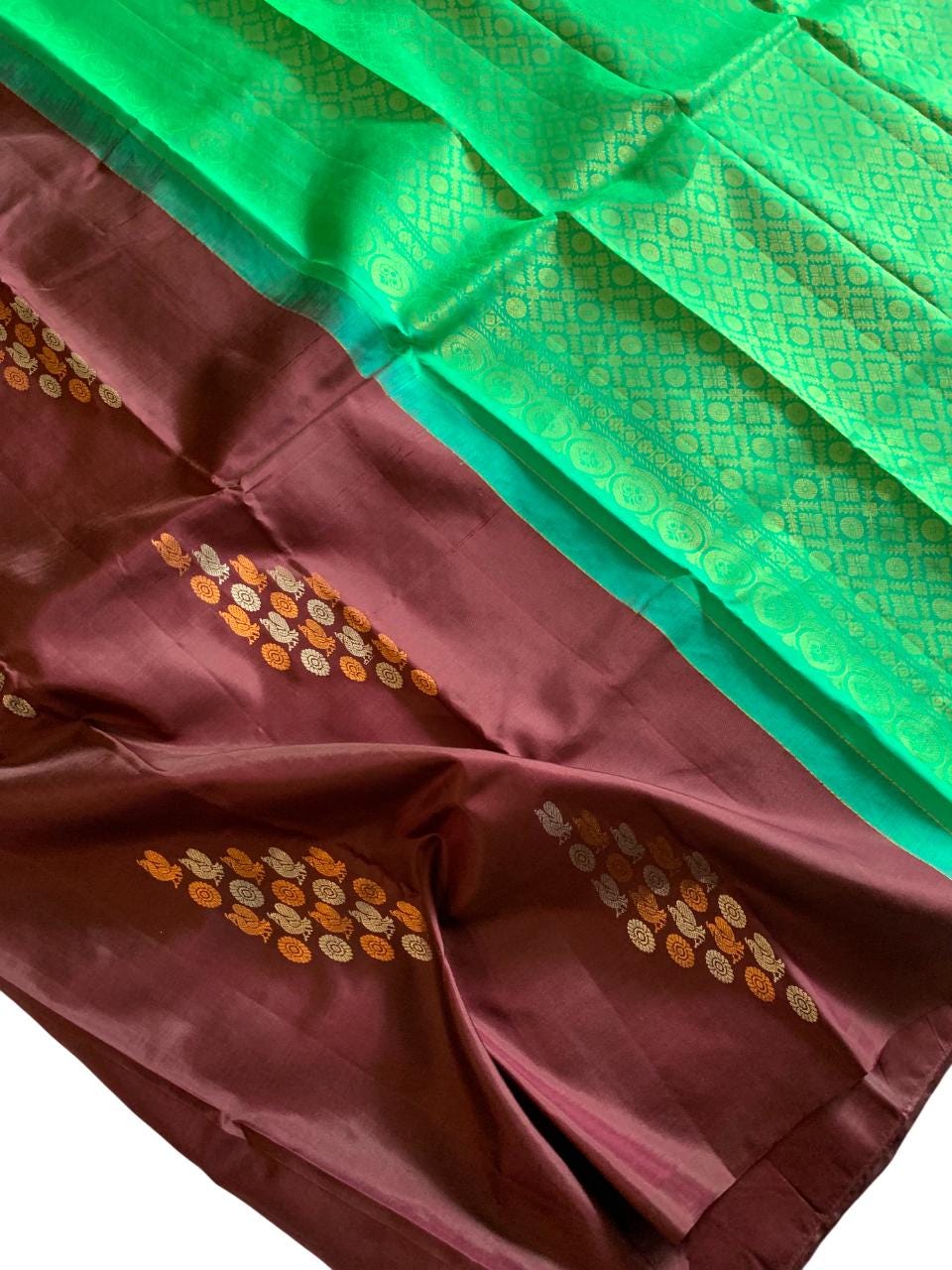 Sari en soie Kanchipuram tissé main, marron café, sans bordure