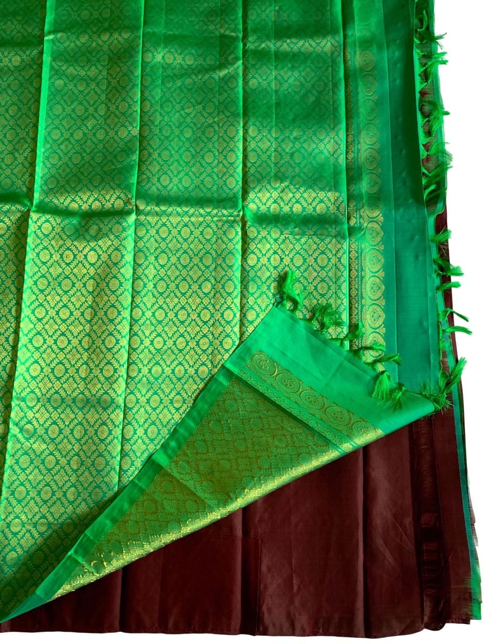 Sari en soie Kanchipuram tissé main, marron café, sans bordure