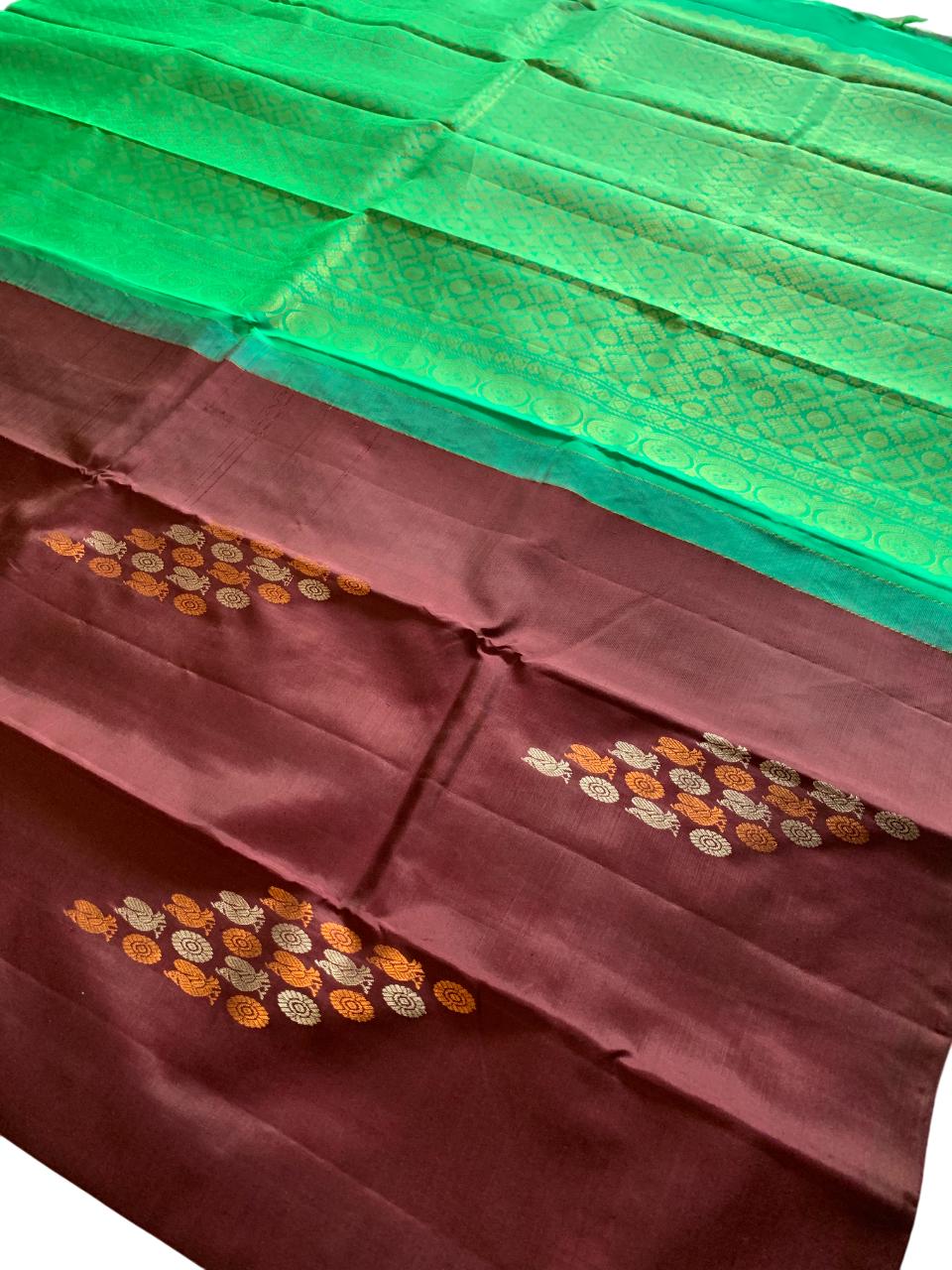 Sari en soie Kanchipuram tissé main, marron café, sans bordure