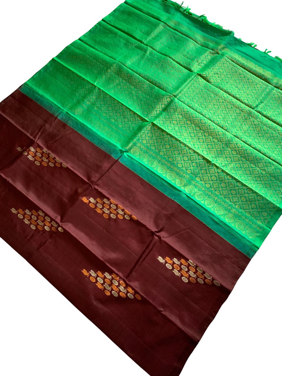 Sari en soie Kanchipuram tissé main, marron café, sans bordure