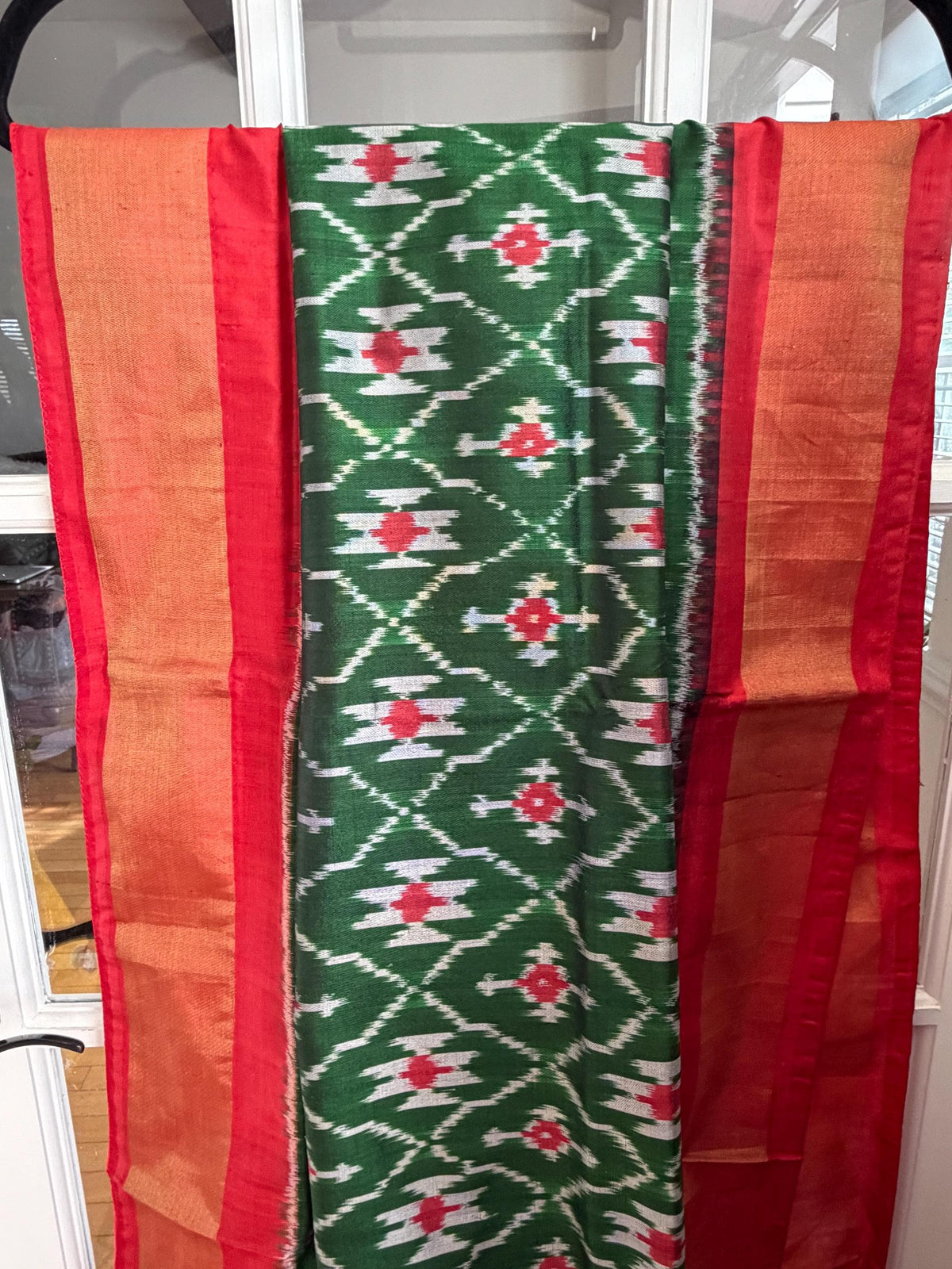 Sari de seda Ikat Pochampally verde esmeralda y rojo