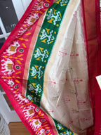 Sari de seda Ikat Pochampally en blanco roto