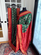 Sari de seda Ikat Pochampally verde esmeralda y rojo