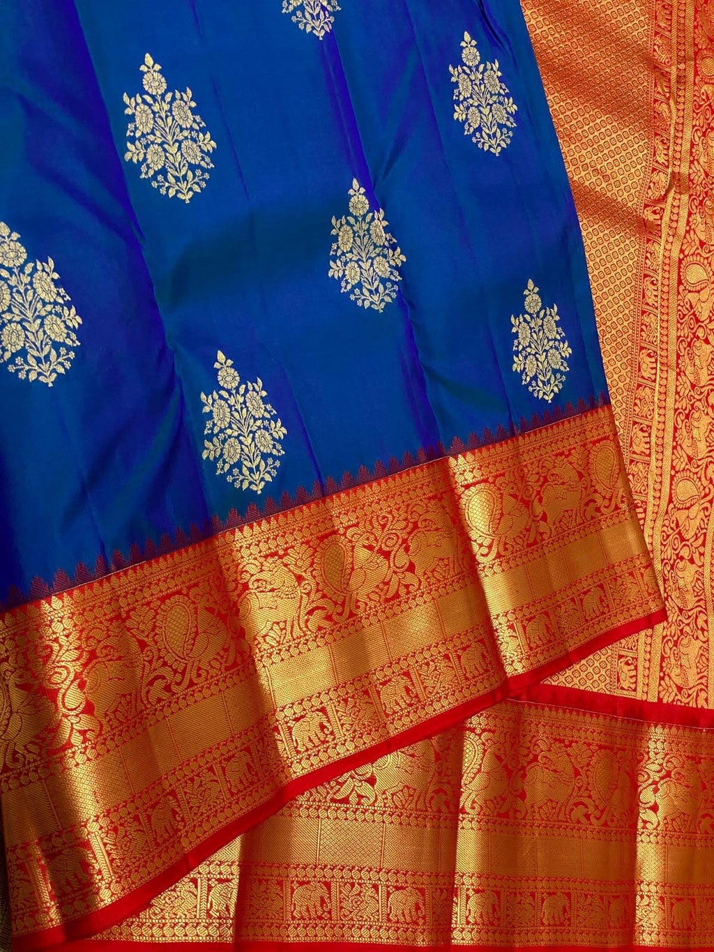 Royal Blue Kanchipuram Silk Saree with Red Korvai Border