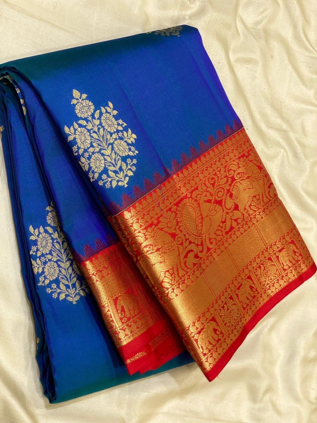 Royal Blue Kanchipuram Silk Saree with Red Korvai Border