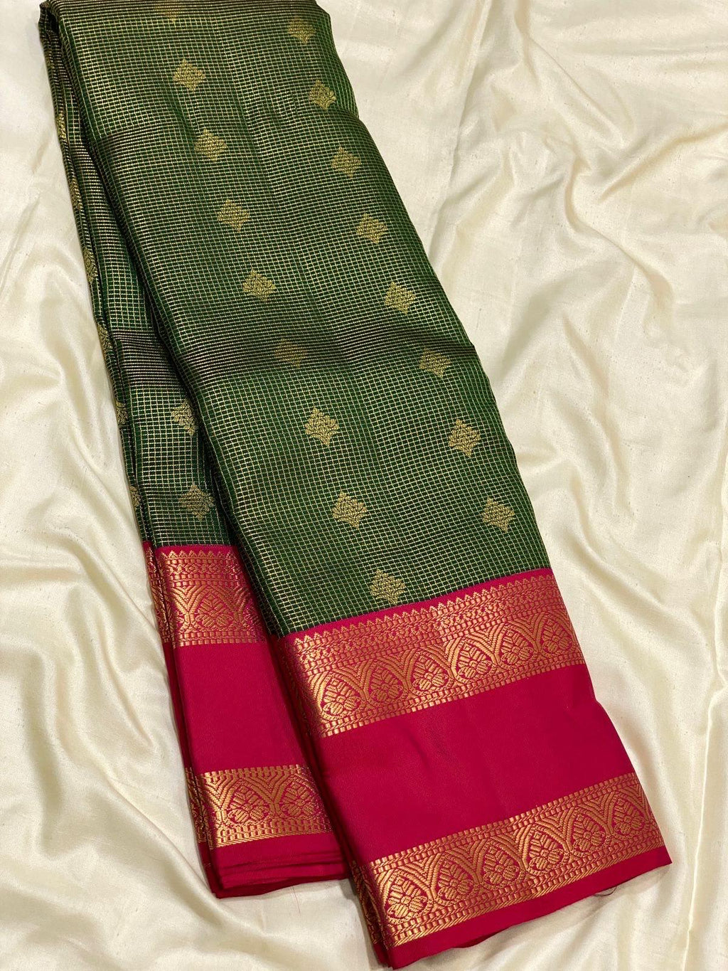 Bottle Green Kanchipuram Silk Saree with Rani Pink Korvai Border
